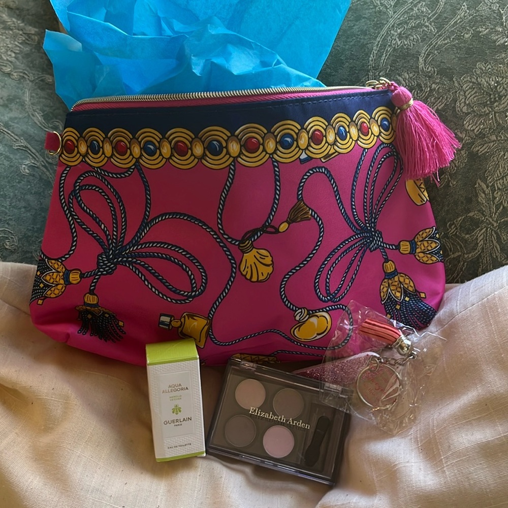 Estée Lauder cosmetic pouch bundle
